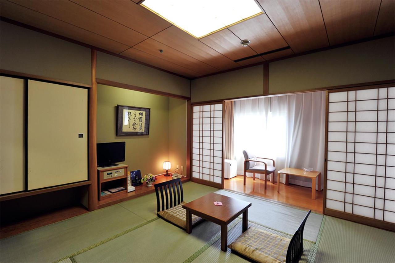 Fukuoka Recent Hotel Zewnętrze zdjęcie